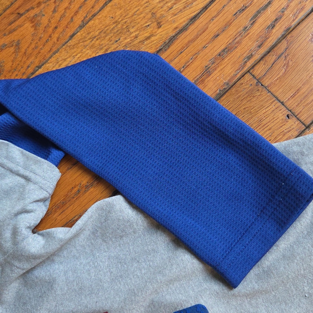 3/$12 Under Armor Long Sleeved Tee (6) - Picture 4 of 6